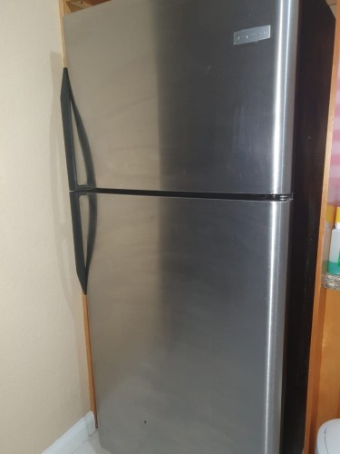 Frigidaire 18CF Refrigerator 