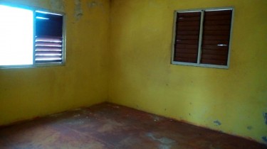 MIDDLE ROAD NORWOOD GRDNS..1 BEDROOM 1 BATH HOUSE 