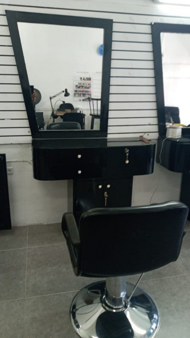 Hair Dresser/Barber Stations For Rent