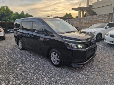 TOYOTA VOXY HYBRID 2014 Newly Imported