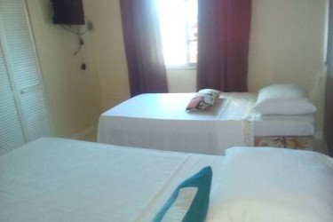 2 Bedrooms & 1 Bath:- Montego Bay