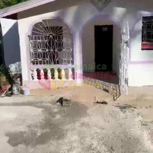 2 Houses On One Property- Apartment For Sale