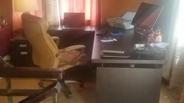 OFFICE DESK, PEDESDAL & CHAIR 4 SALE (MOVING AWAY)