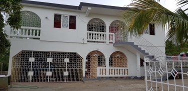 4 Bedrooms House