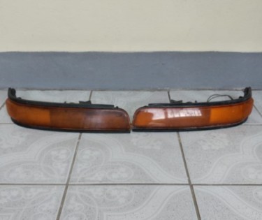 One Pair 1996 Toyoto Front Indicator Light