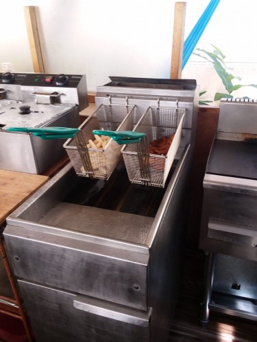 Commercial Gas-operated Deep Fryer With Baskets