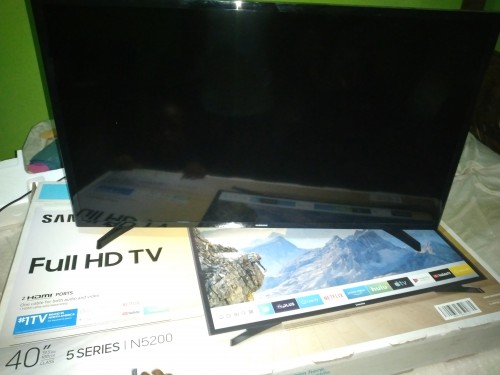 40 Inch Samsung Smart Tv