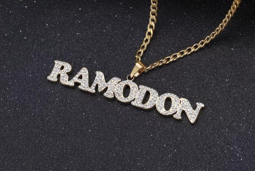 ?Customized Diamond Name Necklace?