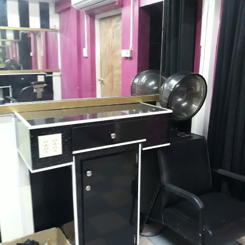 Hair & Nails Station For Rent Busy Spanish Town