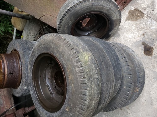 Truck R15 Rims + Tyres