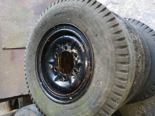 Truck R15 Rims + Tyres