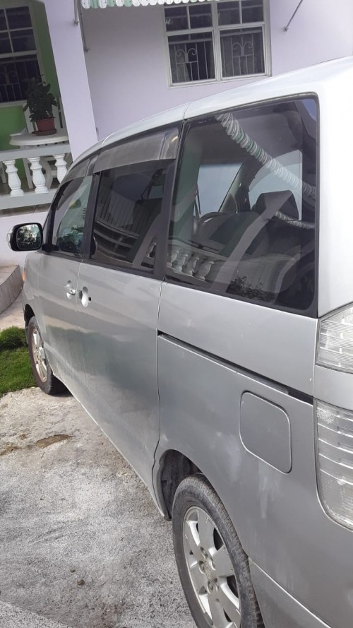 2005 Toyota Voxy For Sale In Good Driving Conditio