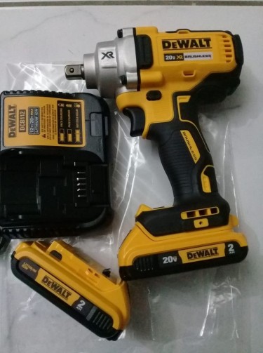 Dewalt 1/2 Impact Wrench SPECIAL OFFER 2 Batteries