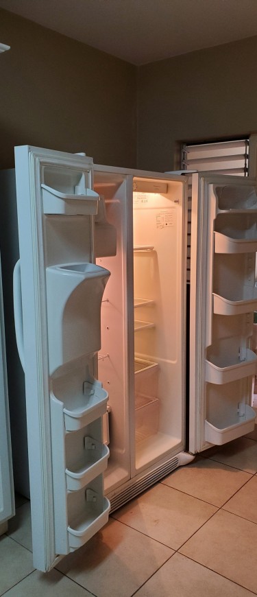 Frigidaire Side By Side Refrigerator 
