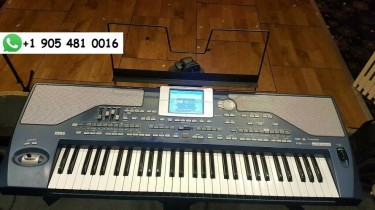  Korg Pa800 61-Key Professional Arranger Keyboard