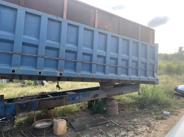 Dump Truck Body W/ Chassis