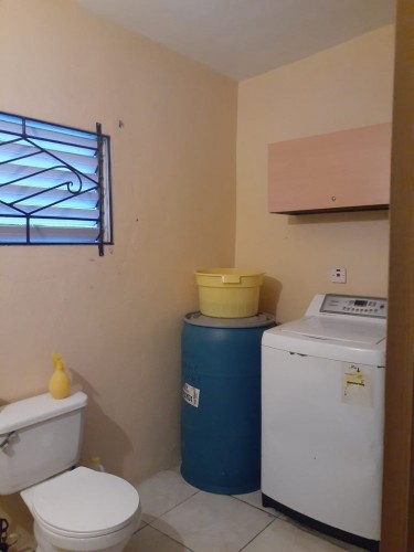 1 Bedroom-Female ONLY (Professional Or Student)