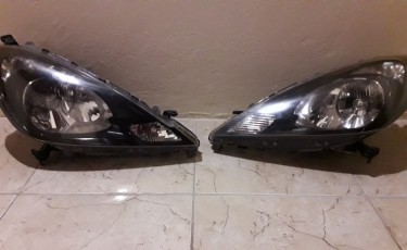 2011-2013 Honda Fit RS HID Headlights (Used)