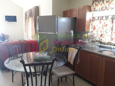 Beautifully Maintained 2 Bedrooms In Irwin Meadows
