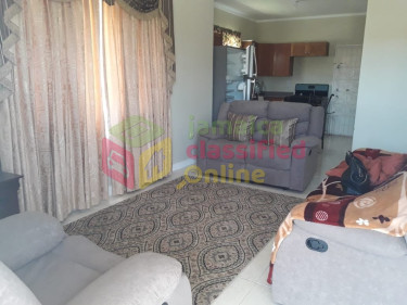 Beautifully Maintained 2 Bedrooms In Irwin Meadows