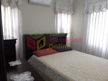 Beautifully Maintained 2 Bedrooms In Irwin Meadows