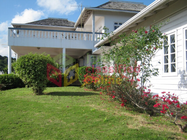 Great Investment Lovely Spacious Villa For Sale Houses Mount Pleasant Runaway Bay