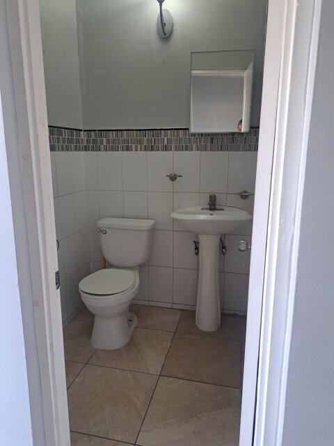UNFURNISHED 1 Bedroom Apartment For Rent