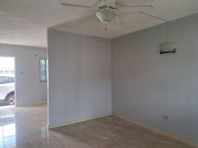 UNFURNISHED 1 Bedroom Apartment For Rent