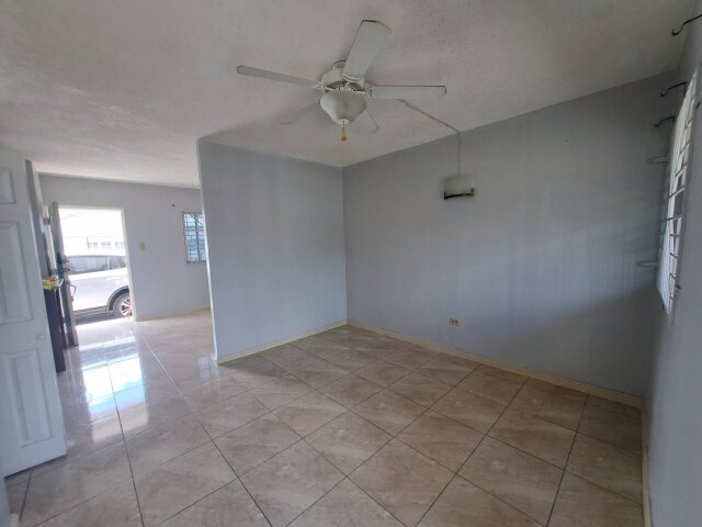 UNFURNISHED 1 Bedroom Apartment For Rent