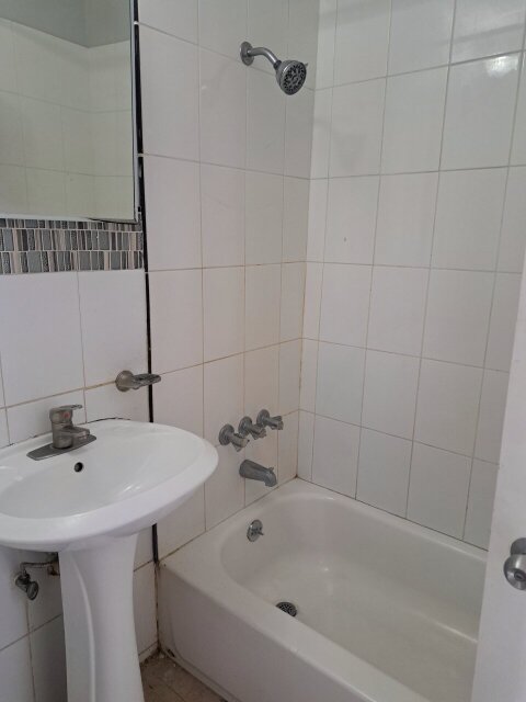 UNFURNISHED 1 Bedroom Apartment For Rent