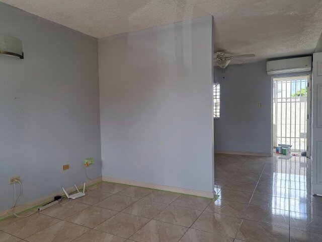 UNFURNISHED 1 Bedroom Apartment For Rent