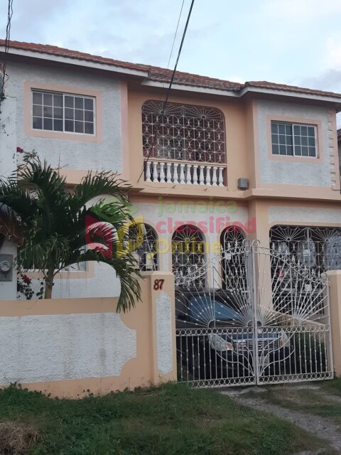 7 Bedrooms, 4 Bathroom House For Sale