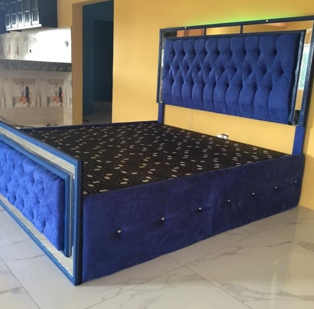 Queen-sized Bed (WITHOUT MATRESS)