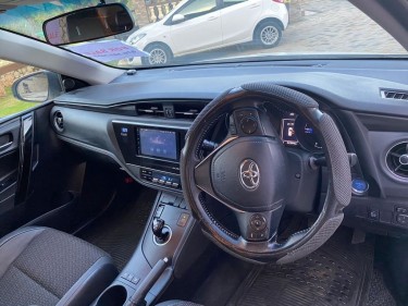 2016 Toyota Auris HYBRID