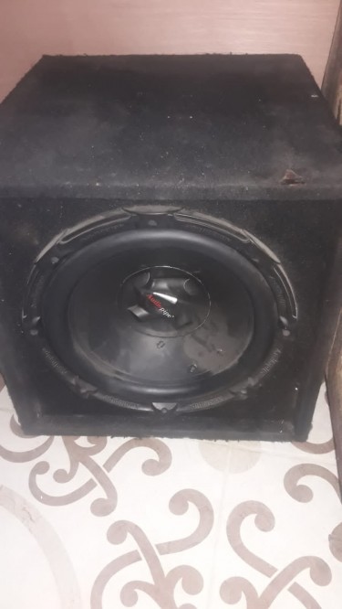 CAR AUDIO SOUND, STEREO, SPEAKERS, AMPLIFIER 