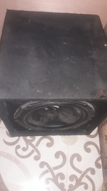 CAR AUDIO SOUND, STEREO, SPEAKERS, AMPLIFIER 