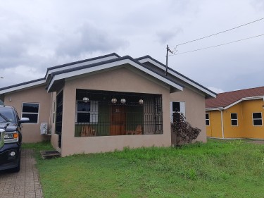 3 Bedroom Furnished House - Drax Hall
