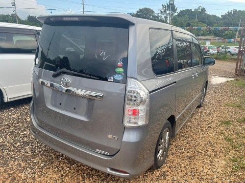 2012 TOYOTA VOXY ZS Newly Imported