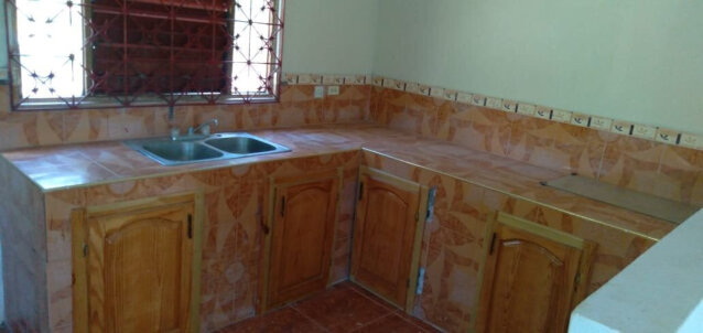 5 Bedroom House Gated Patio