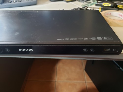One Blue Ray DVD Player With Usb $5000