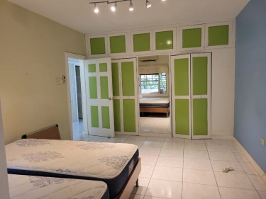 2 Bedrooms Apartment  - Kingston