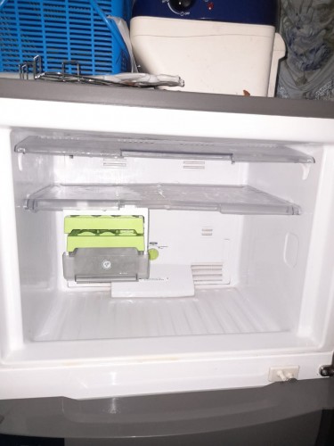 Brand New Whirlpool Refrigerator 6 Months Old