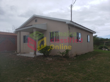 2 Bedroom House (CASH PURCHASE ONLY-BREACH)