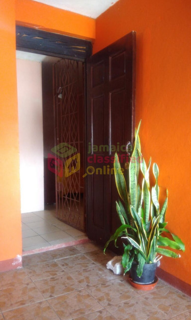 Semi Furnished 1 Bedroom Studio Apartment For Rent