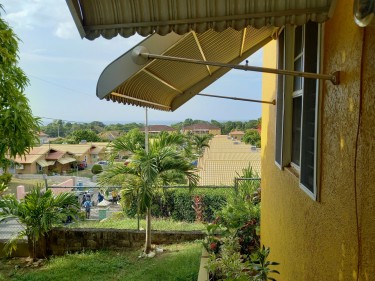 FOR SALE : Emerald Estate 2 Bedroom 1 Bathroom