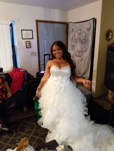 Gorgeous Wedding Dress Size 12 - 16 (Adjustable)