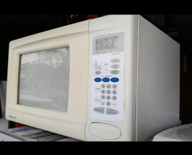 Magic Chef Microwave 