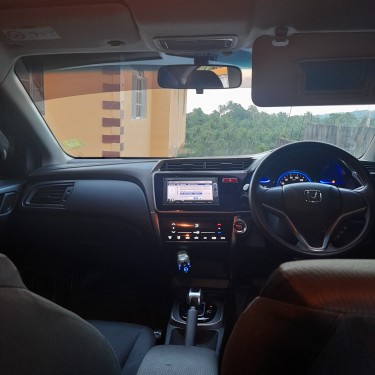 Honda Grace Hybrid 2015