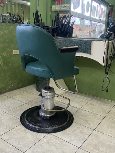 Hair & Nail Stations For Rent, 3 Minutes From HWT Offices Molynes Road