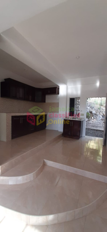New Spacious 3 Bedroom Apartment, Great View